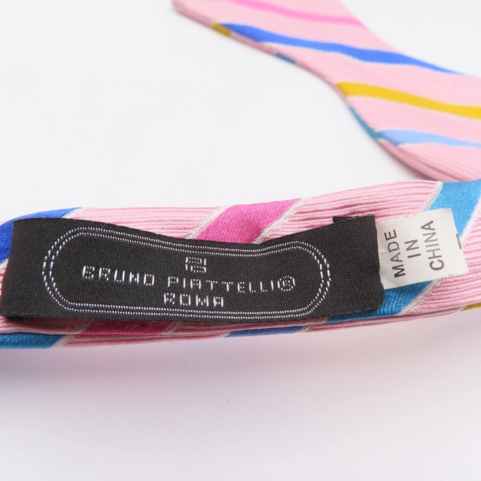 Pajarita Bruno Piattelli seda rosa azul rayas 2,75" de ancho Foto 4 de 4