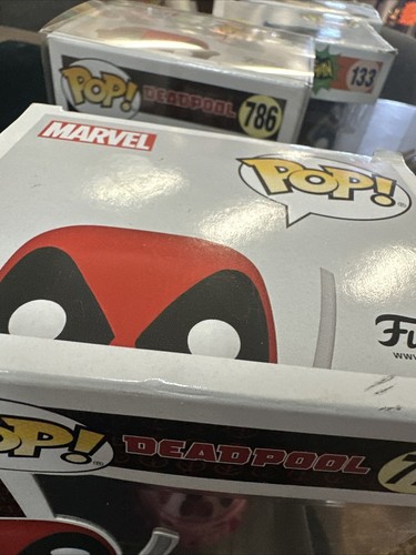 Funko Pop Marvel Deadpool 30 Aniversario Deadpool en Pastel de Cumpleaños Figura #776 - Imagen 3 de 17