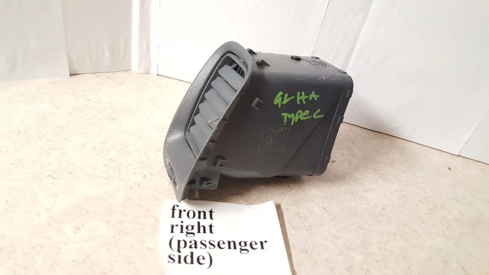 1998-2002 honda accord 4dr  passenger side vent oem 98ha1 - Image 3 of 3