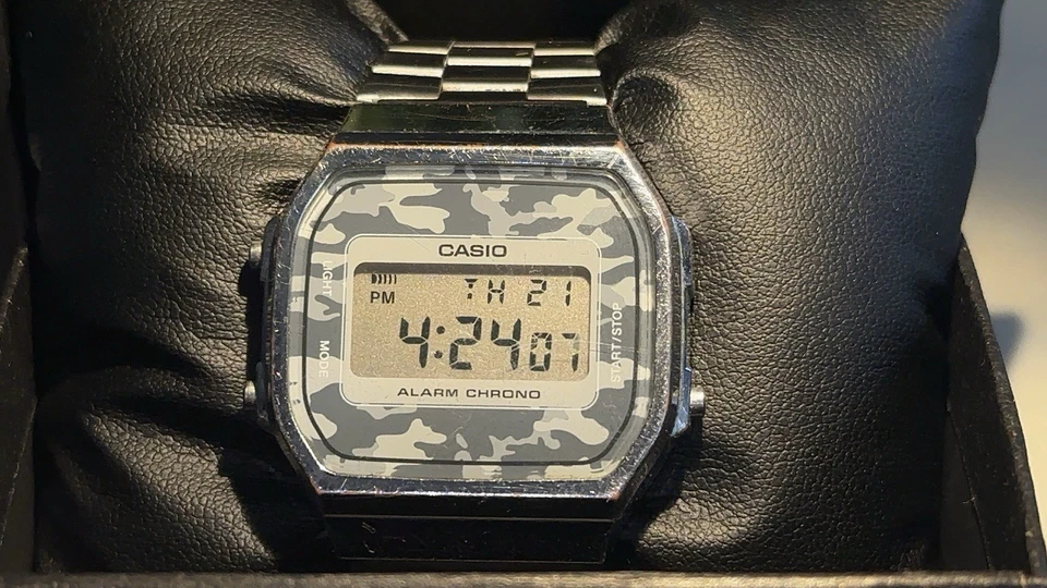 Casio Vintage Digital A168WEC-1EF - Excellent Condition - Classic Style Watch, photo 4 of 4