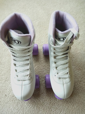 Roller Derby / Roller Star 600 / Women's Boot Skates / White and Purple / Size 7
