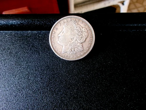 1921 Morgan Silver Dollar  No Mint Mark  Very Good Condition