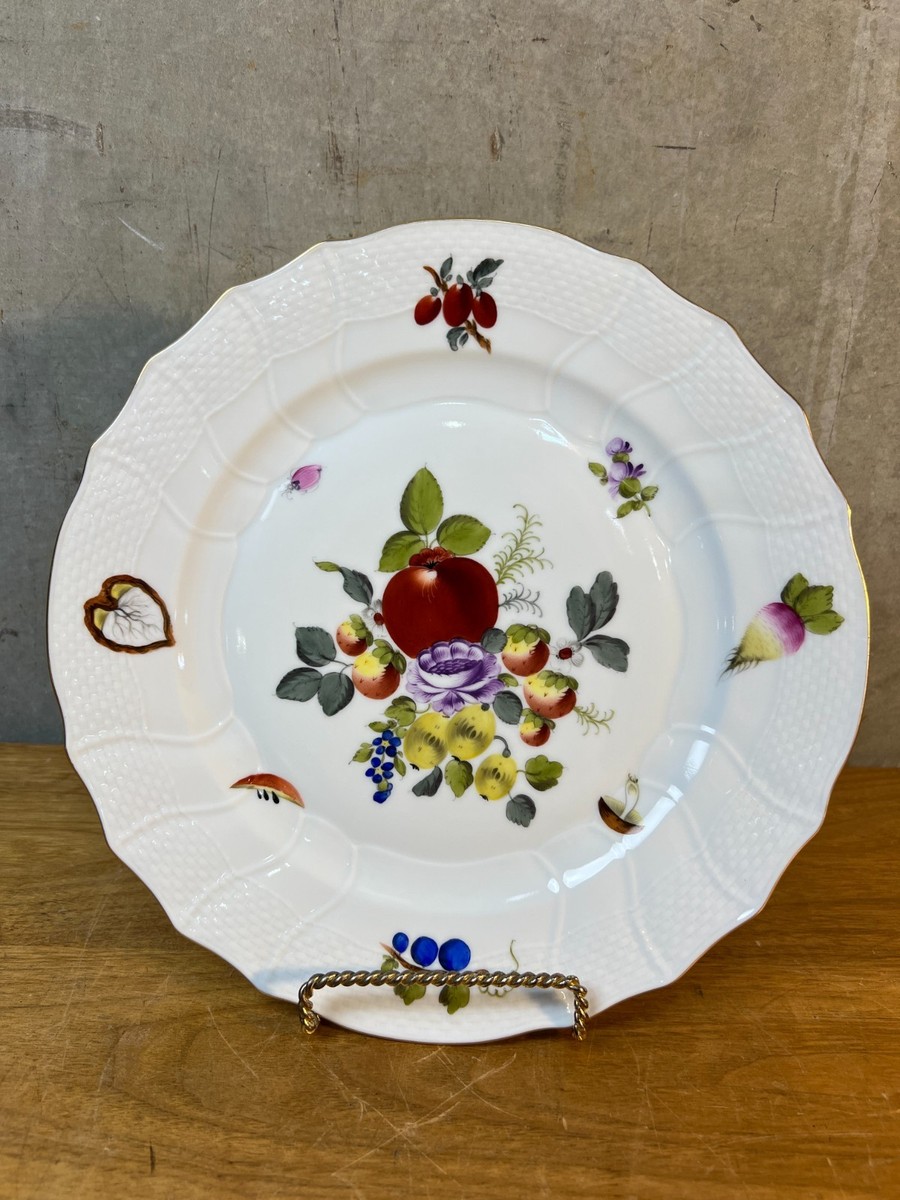 Herend Hungary Fruits & Flowers Hand Painted Dinner Plate