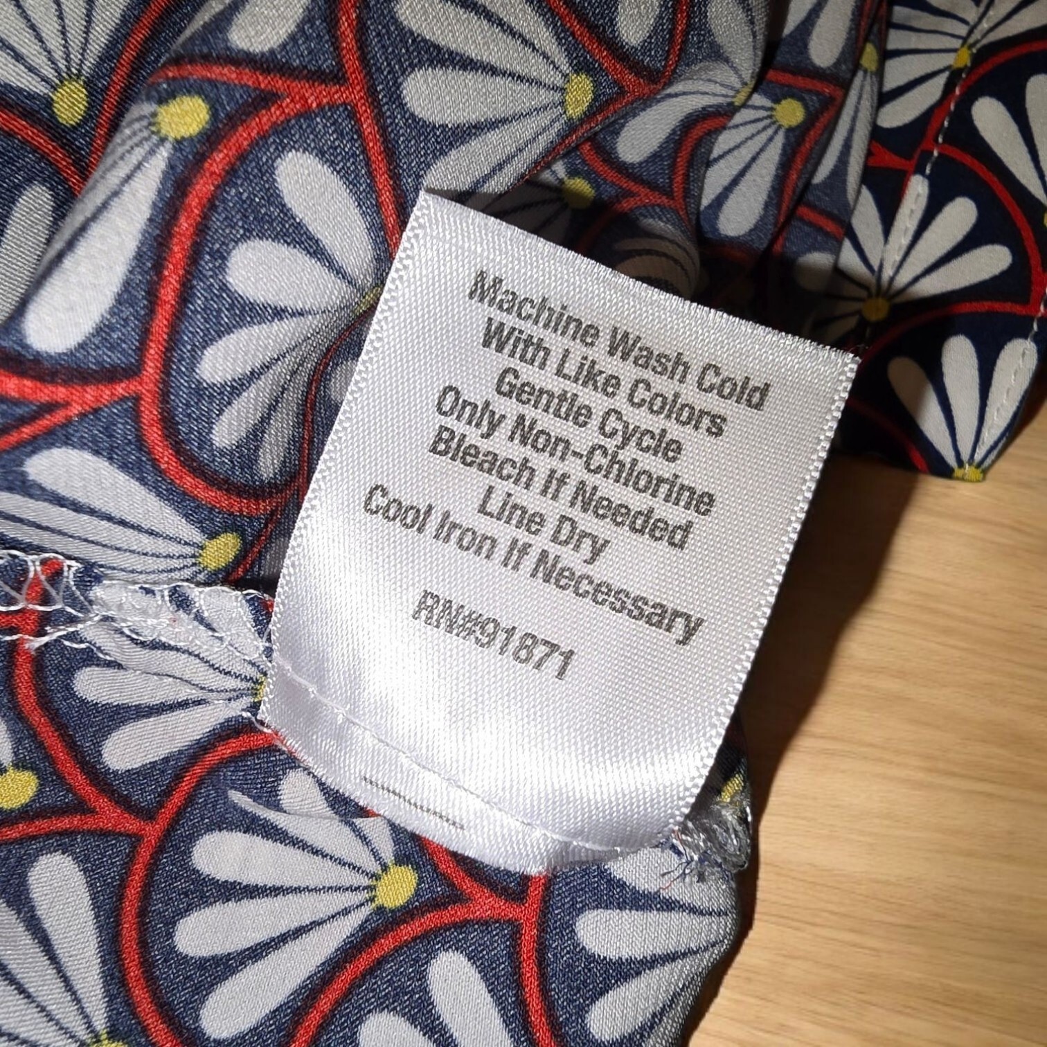 Norm Thompson Womens Floral Print Long Sleeve Blouse PM Navy/White/Red