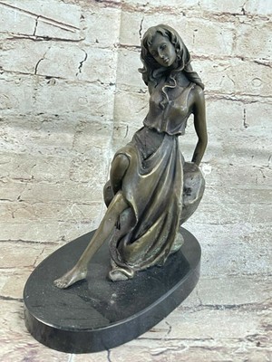 Mädchen Sitzend IN Model Pose Messingskulptur Marmor Statue Mavchi Gift Angebot