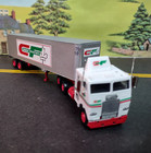 Consolidated Freightways Custom Tractor  HO &  Canadian Freightways Trailer — photo 1