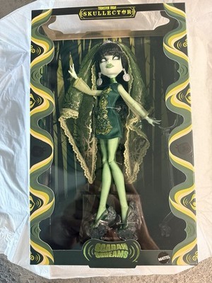 Mattel creations Monster High Skullector Scarah Screams Fang Club Doll