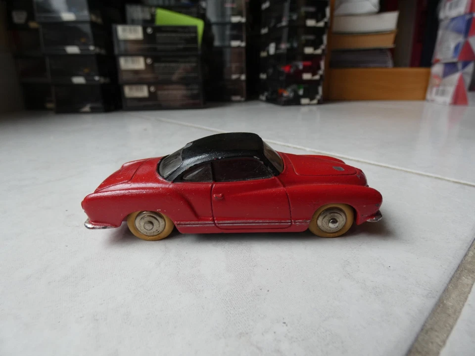 Volkswagen Coupé Karmann Ghia 24M Dinky Toys 1/43 Giocattolo Antico Originale - Immagine 3 di 4