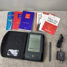 Apple Newton MessagePad H1000 1993 Model A1000 PDA Bundle w/ Case Stylus Adapter