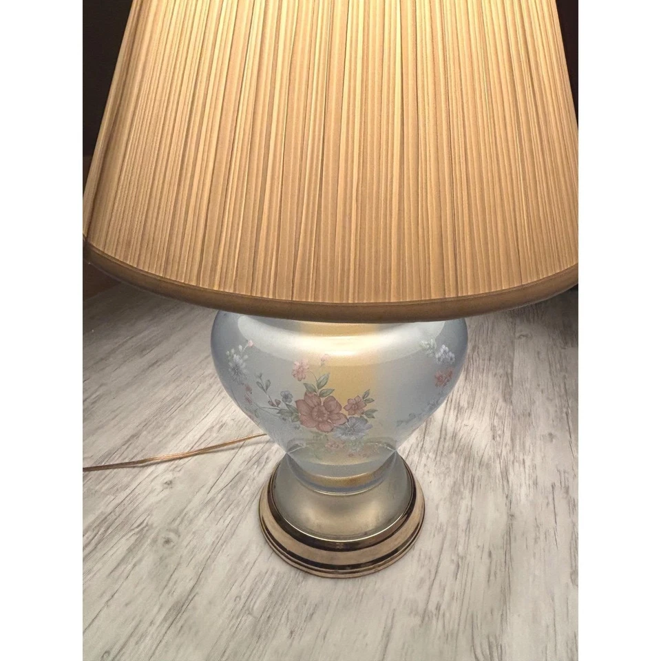 Vintage mid-century Wescal brass Hollywood Regency lamp MCM holiday gift - Image 3 of 4