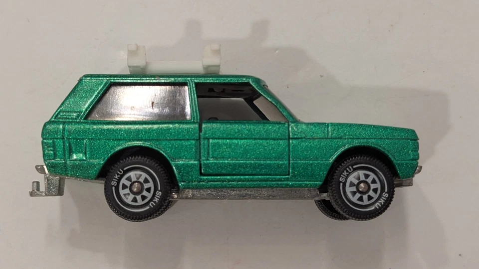 A30 1:60 1338 RANGE ROVER METALLIC GREEN - Image 3 of 4