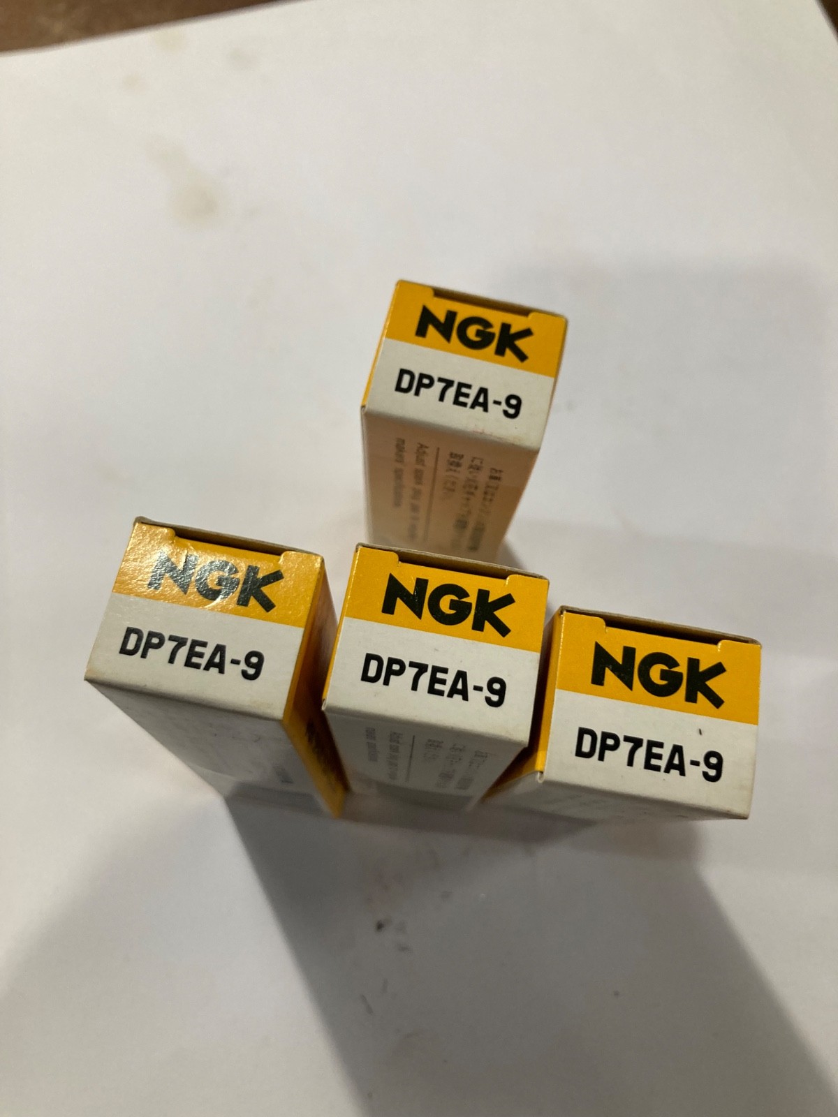 4X NEW GENUINE NGK DP7EA-9 SPARK PLUGS NOS PLUGs 4 pack