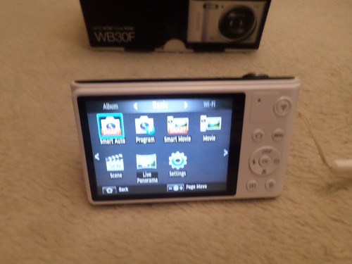 Samsung WB30F WiFi 16.2mp 10x Zoom Smart Digital Camera - White - Picture 8 of 11