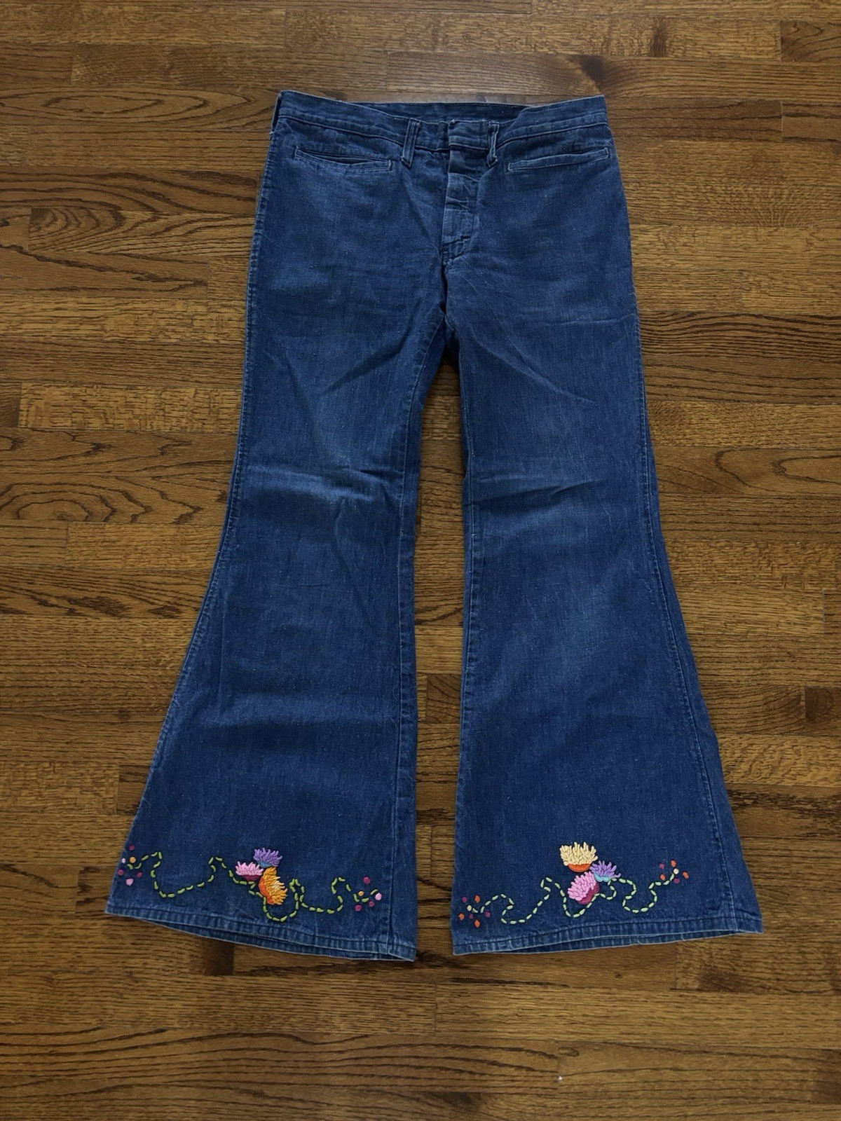 True Vintage 1960s/70s Mega Flared Women’s Bell Bottom Dark Wash Jeans Size 28