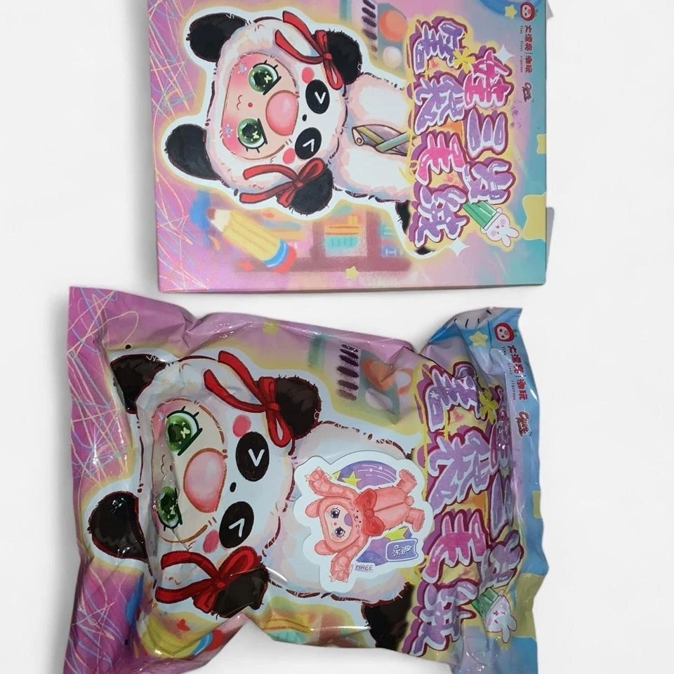 Estuche para lápices de peluche Baby Three - Revelado pero sellado Foto 2 de 2