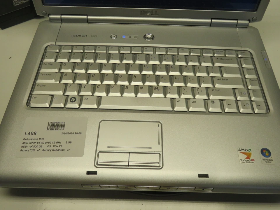 Laptop Dell Inspiron 1521 AMD Turion 64 x2 2 GB Ram 500 GB HDD Windows XP Foto 2 de 4