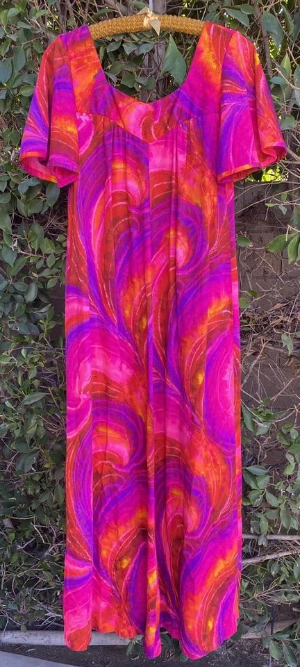 Vestido Hawaiano Vintage Rai Nani Muumuu Maxi Colorido Acrílico Tiki Aloha Mumu Foto 4 de 4
