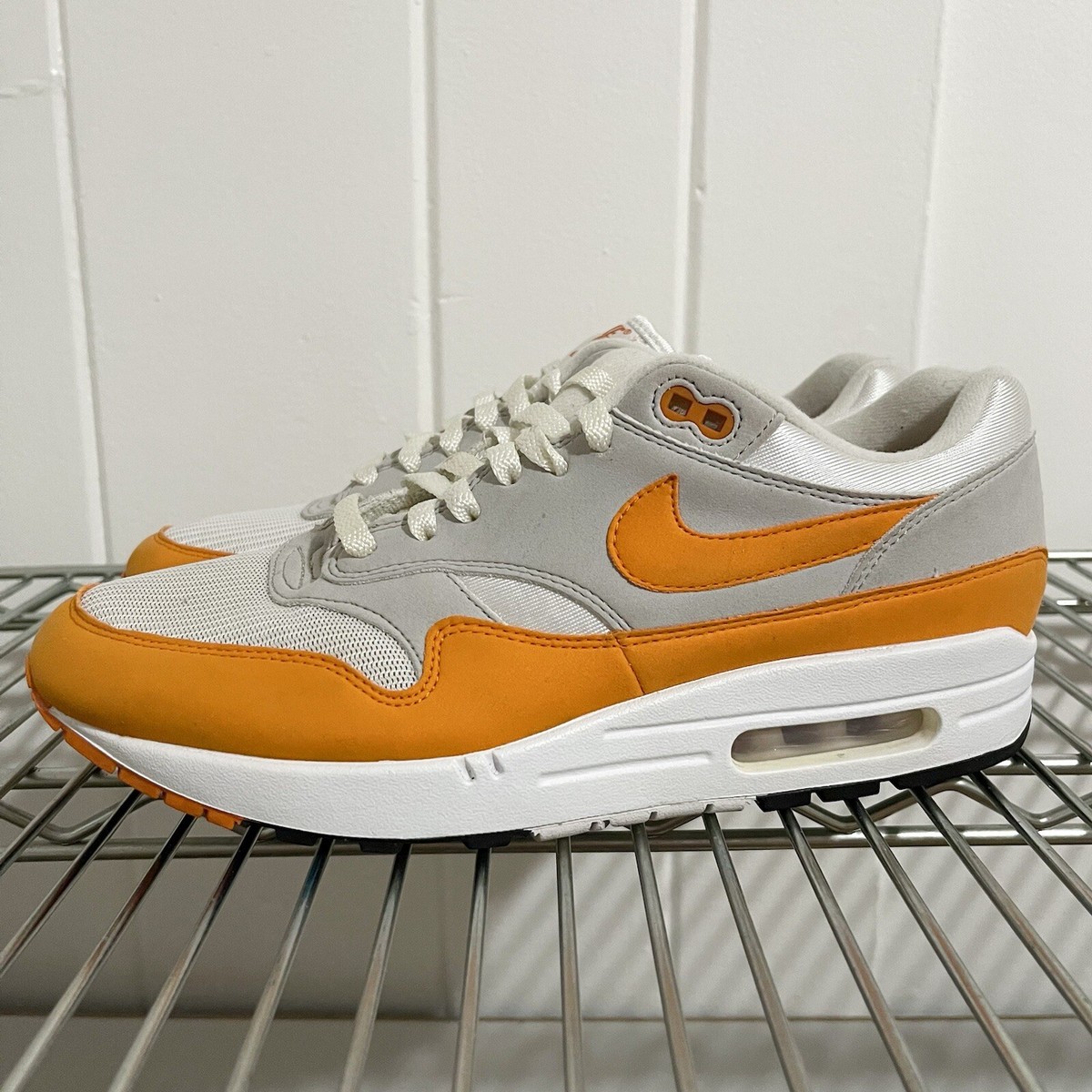 air max magma orange