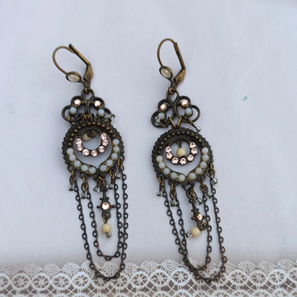 Pendientes Michal Negrin Cadena Araña Victoriana 3" Largo Cristales Beige Oscuro Foto 4 de 4