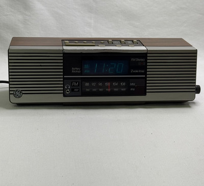 VTG GE Digital Alarm Clock Radio AM FM Stereo 7-4945A General Electric Works