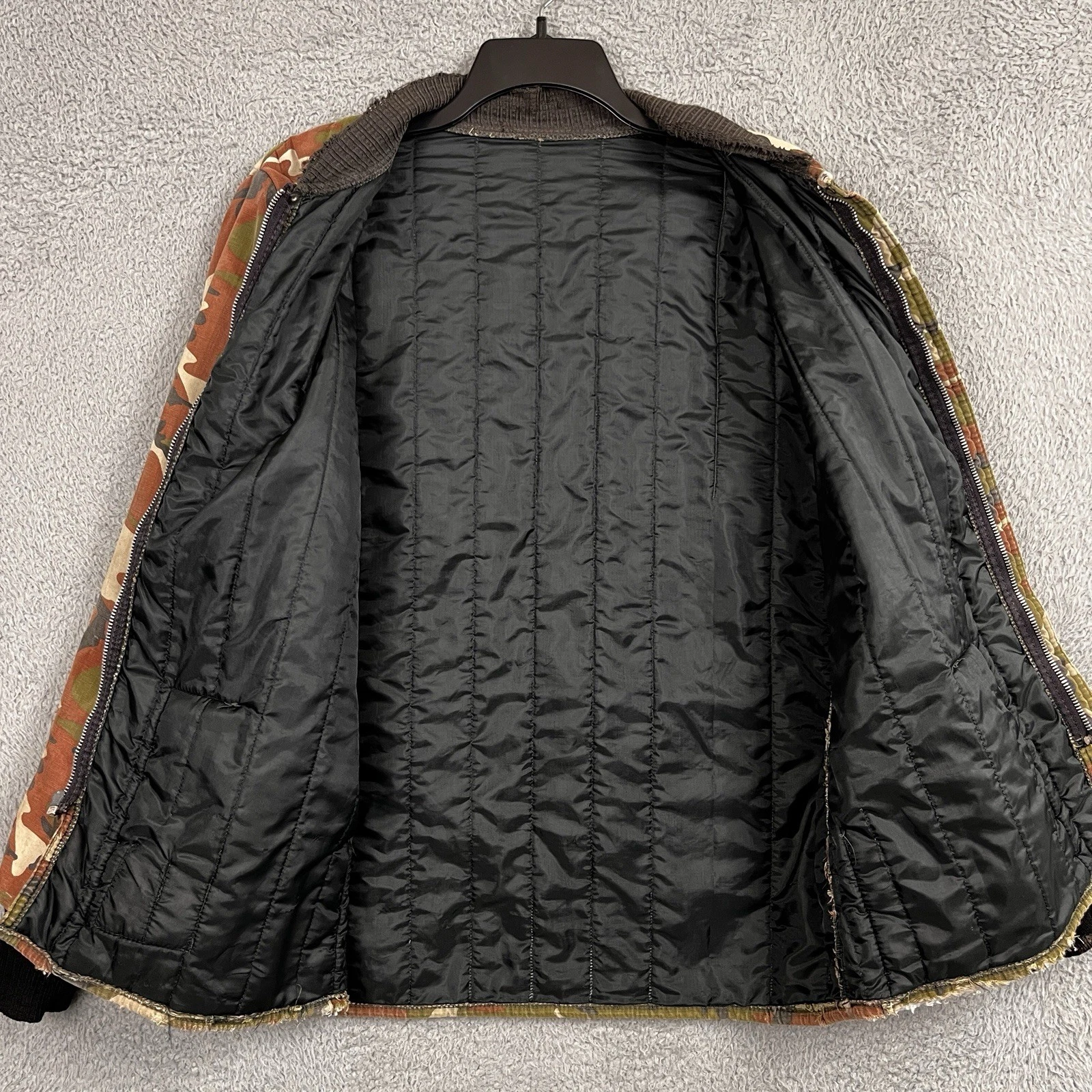VTG Woodland Camo Quilted Work Jacket Hunting Streetwear Thrashed *Broken Zipper - product detail image 20