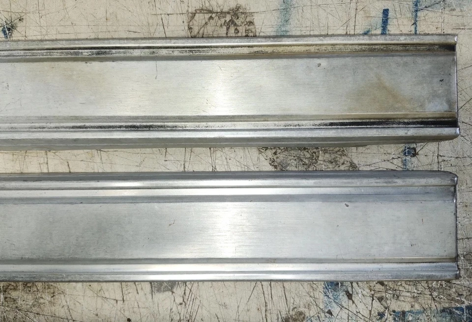 Juego de molduras de panel de carrocería trasera Ford Torino GT 1969 Foto 3 de 4