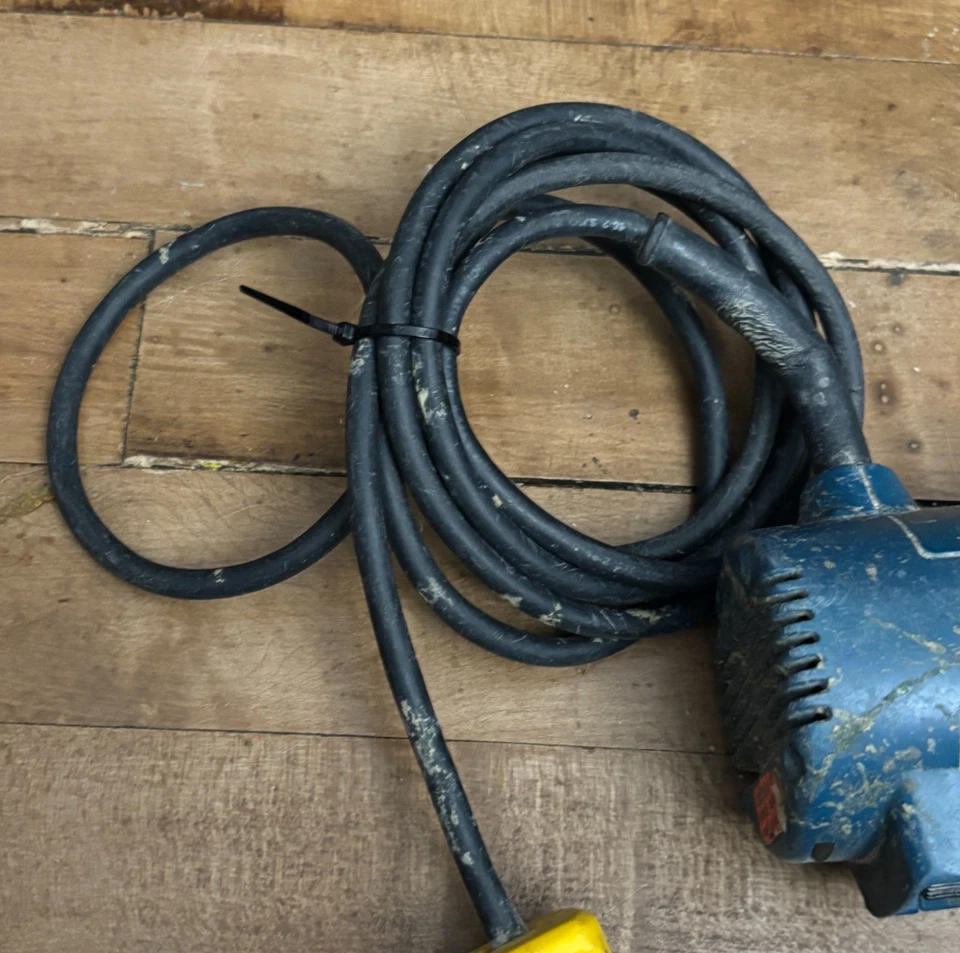 Bosch 1608L Laminate Trimmer Router - Image 3 of 4