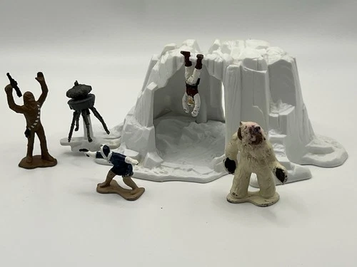 Hoth Wampa Cave Action Playset Star Wars Mirco Collection ESB 1982 Kenner