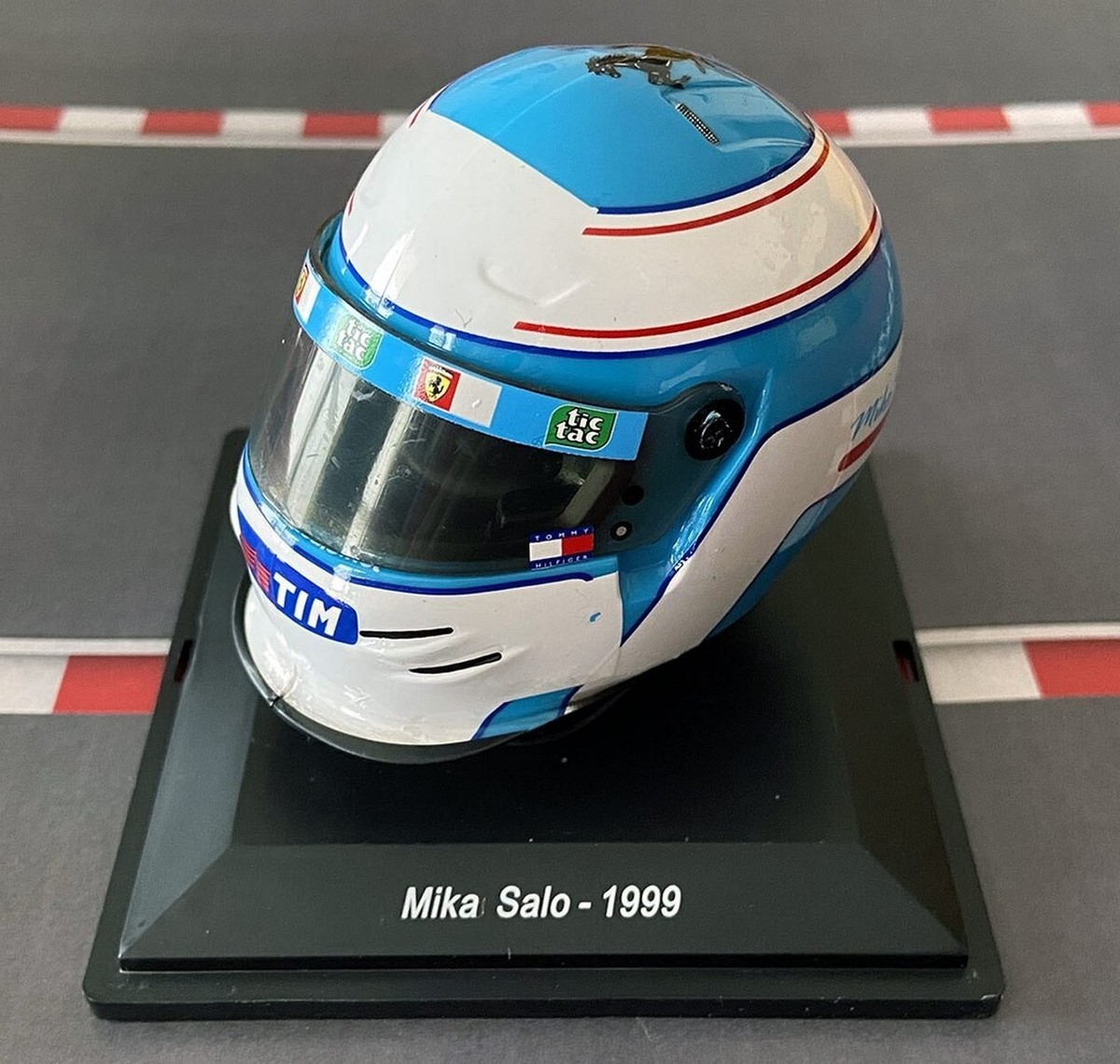 JFC F1 ヘルメット ミカ・サロ 1999 フェラーリ 1/12 1999 Mika Salo Signed Race Used Scuderia Ferrari F1 Helmet