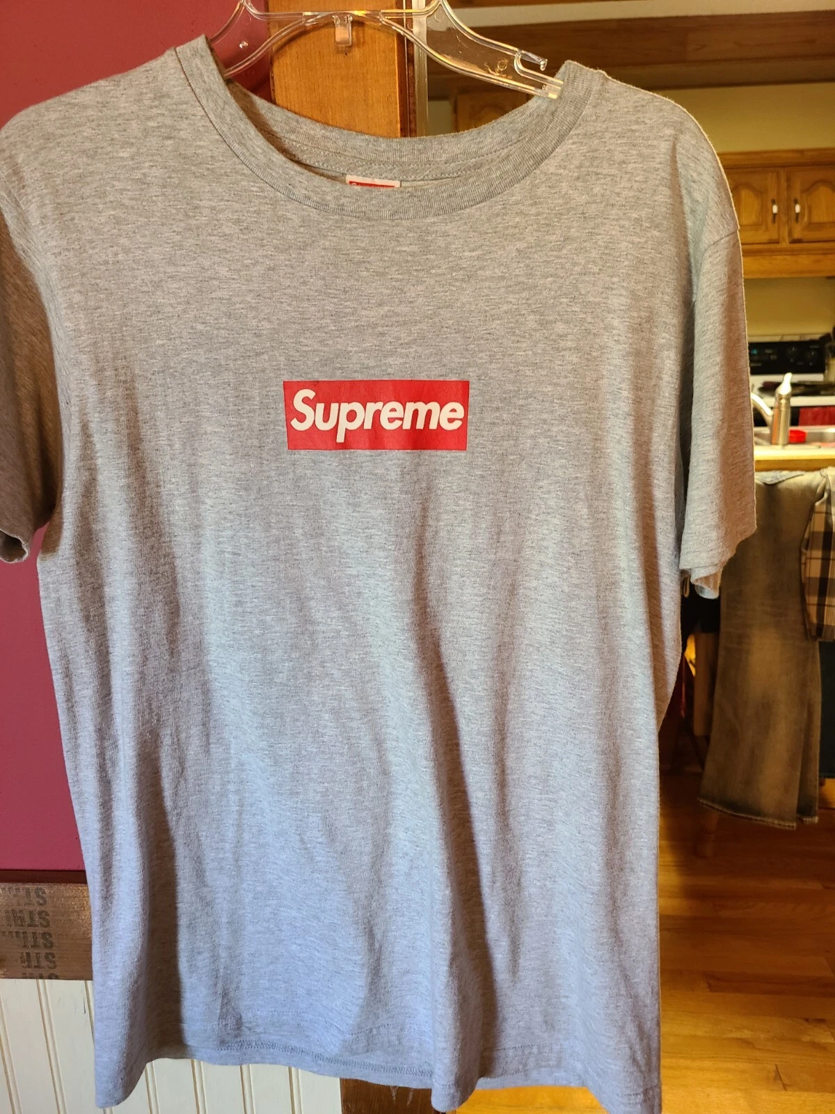 T shirt logo Supreme 20th Anniversary Box