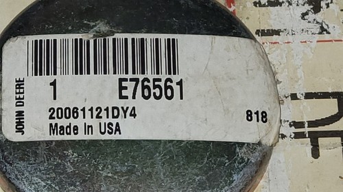(1) JOHN DEERE, E76561, 2.5 INCH DUST COVER CAP, OLD STOCK, NEW AND UNUSED - Picture 10 of 19