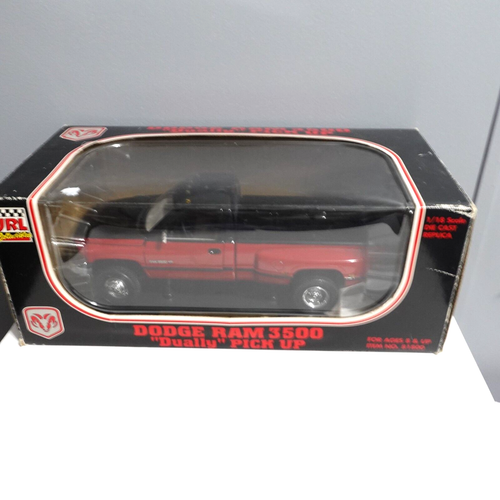 JRL Collectibles Diecast Dodge Ram 3500 Dually Pick Up 1:18 Scale