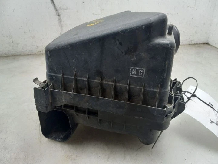 Air Cleaner Intake Box Assembly 2.4L OEM For 2008-2015 Scion XB - Image 2 of 4