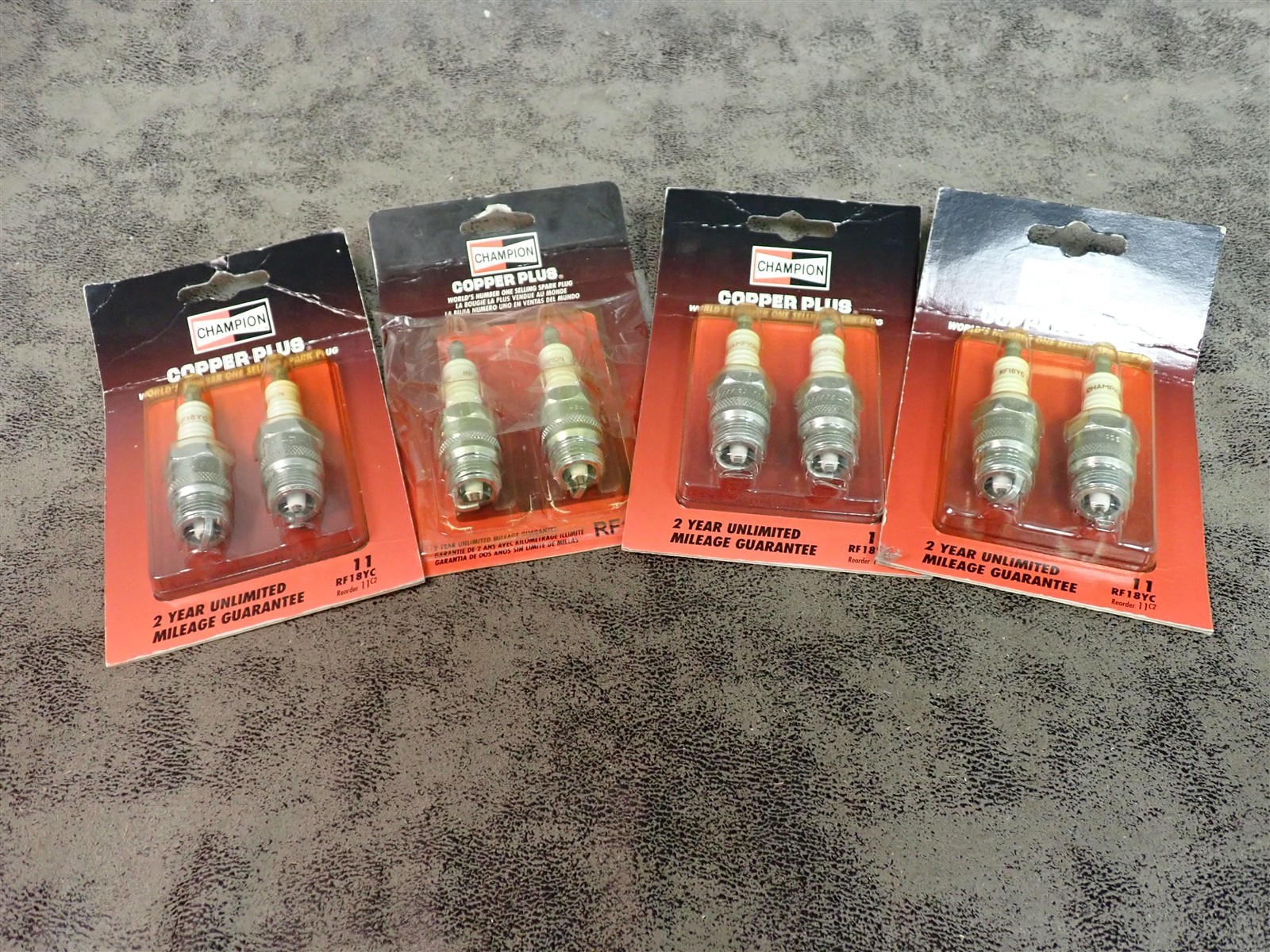 Set of 8 NEW Champion 11 RF18YC Copper Plus Spark Plugs BN160