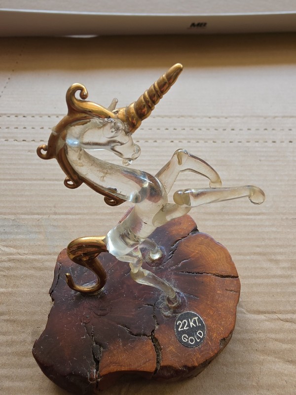Unique Unicorn:  Delicate yet dramatic glass approx. 5 Inches