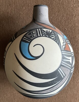 Desert Pueblo Pottery Native American Vase Signed Hopi Bird 86