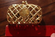 Vintage Gold Tone Pierced Lattice Metal Clutch Coin Purse Kiss Clasp Miniature