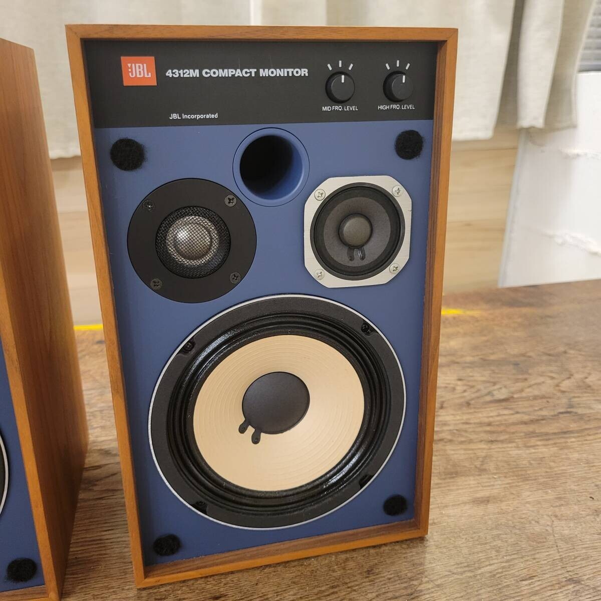 JBL 4312M Compact 3 Way LoudSpeaker Speaker Set Blue Line JBL 4312M Compact 3 Way LoudSpeaker Speaker Set Blue Line