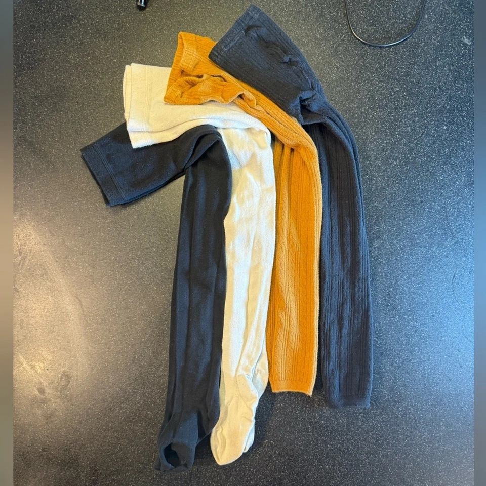 Juego de 4 Medias Little Stocking Company en Negro, Blanco y Mostaza Talla 7-8 Foto 3 de 3