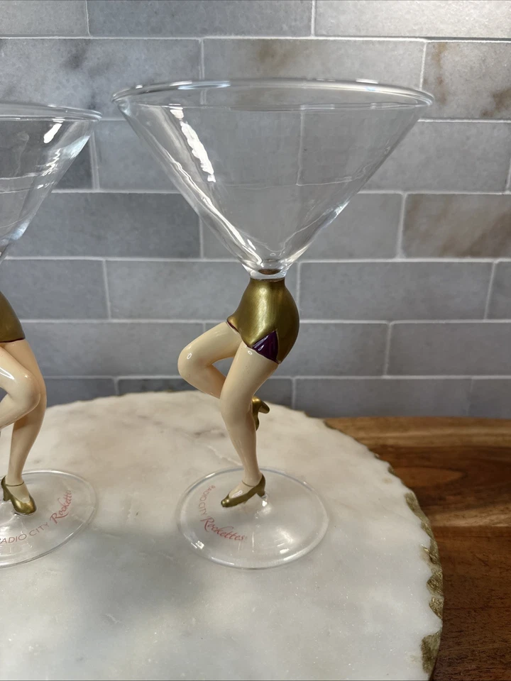 Juego de 2 vasos Radio City Rockettes Rockettini Martini - vidrio no plástico Foto 2 de 4