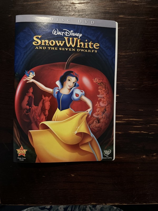 Snow White and the Seven Dwarfs - 2 Disc Blu-ray