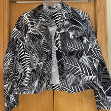Chicos Button Front Jacket Blazer Size 1 Black White Leaf Print Cotton Office