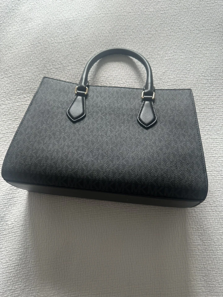 Michael Kors Sheila Medium Logo Satchel – Black Monogram, detachable strap., photo 3 of 5