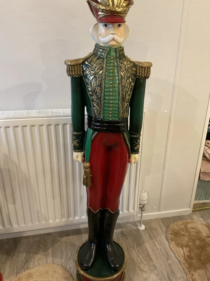 Christmas Nutcracker Statue Christmas Decoration  Stunning High End Collectable - Image 3 of 4