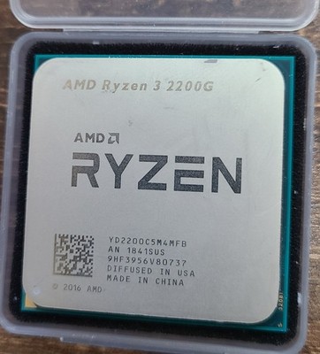 AMD Ryzen 3 2200G Processor YD2200C5M4MFB