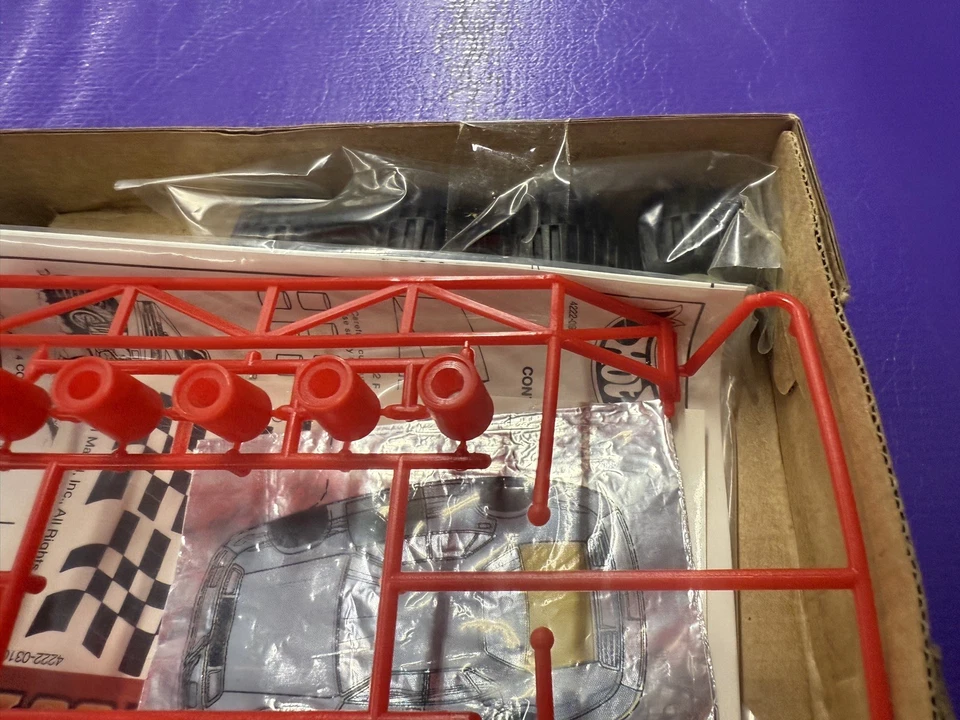 Nuevo De Colección 1991 Hot Wheels Escala 1:64 Bigfoot Champions Wreck 'N Roll Arena Foto 3 de 4