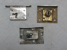 lot of 3 small vintage trunk /cabinet  locks    - Yale No 3 (No Keys