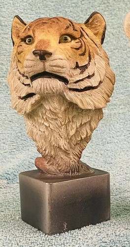 Mill Creek Studio’s Tigers Head With Base Cold Hand Cast Resin - Picture 3 of 8