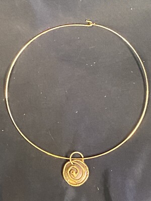 ARTISAN MADE GOLD TONE CHOKER NECKLACE 17  W BRASS PENDANT ABSTRACT , Unique