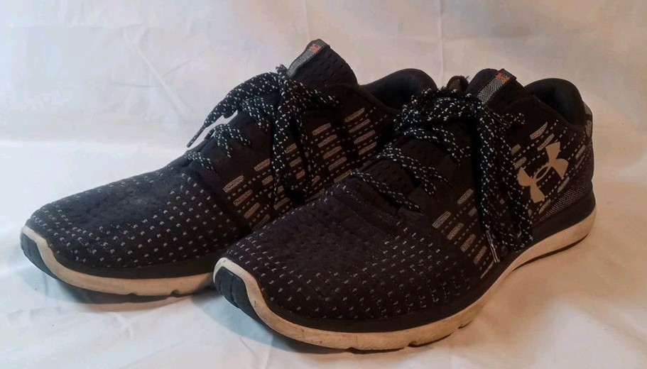 Under Armour Threadborne Slingflex with Charged C… - image 1